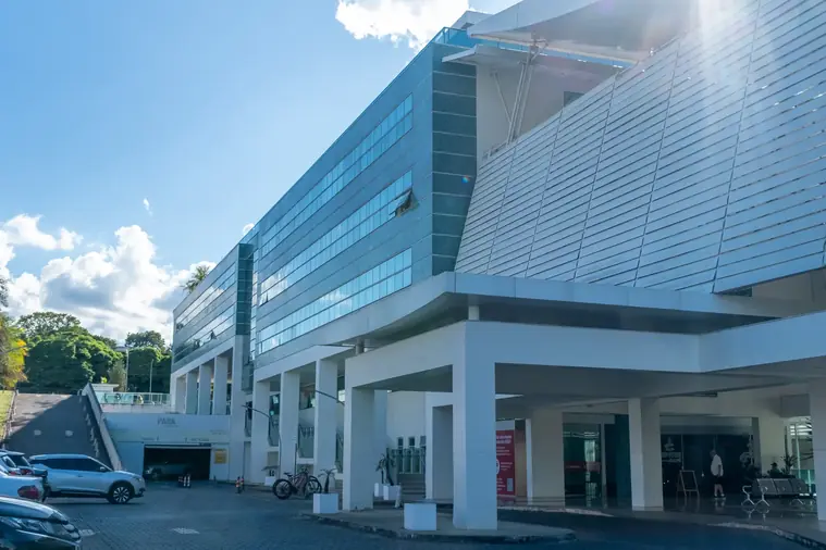 Clínica del Dr. Roberto Azambuja en Brasília Medical Center